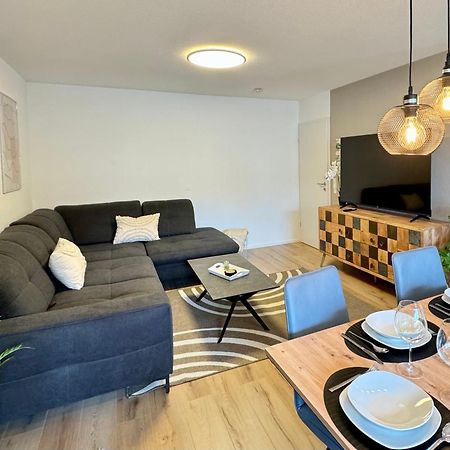 3 Zimmer Apartment, 90 Qm, Ruhig Und Zentrumsnah, Max 6 Pers, 15 Qm Balkon , Private Garage, Internet 1000 Mbit Sindelfingen Ngoại thất bức ảnh