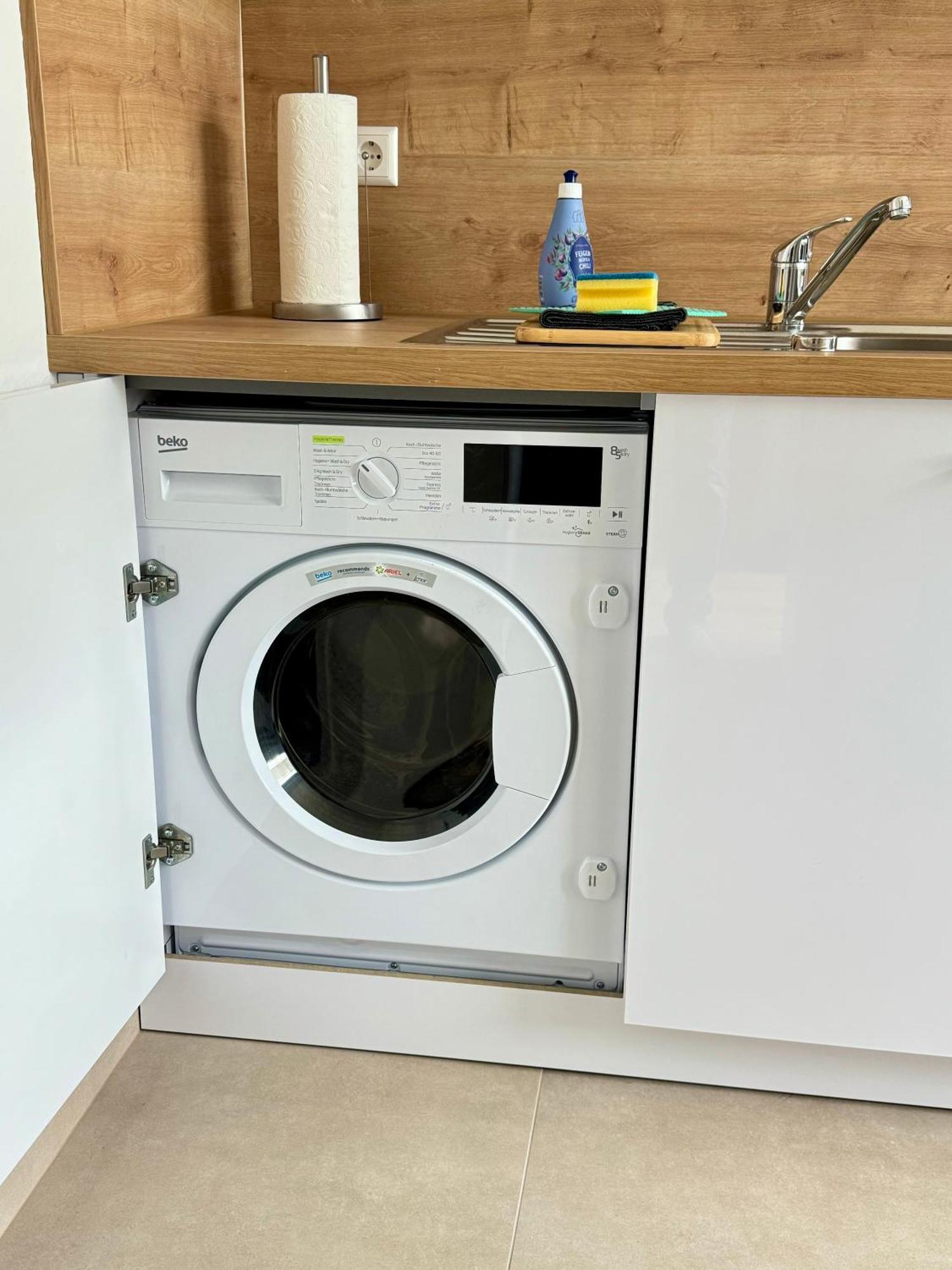 3 Zimmer Apartment, 90 Qm, Ruhig Und Zentrumsnah, Max 6 Pers, 15 Qm Balkon , Private Garage, Internet 1000 Mbit Sindelfingen Ngoại thất bức ảnh